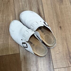 Women's White Suede Buckle Clogs - Cushioned Slip-On Mule